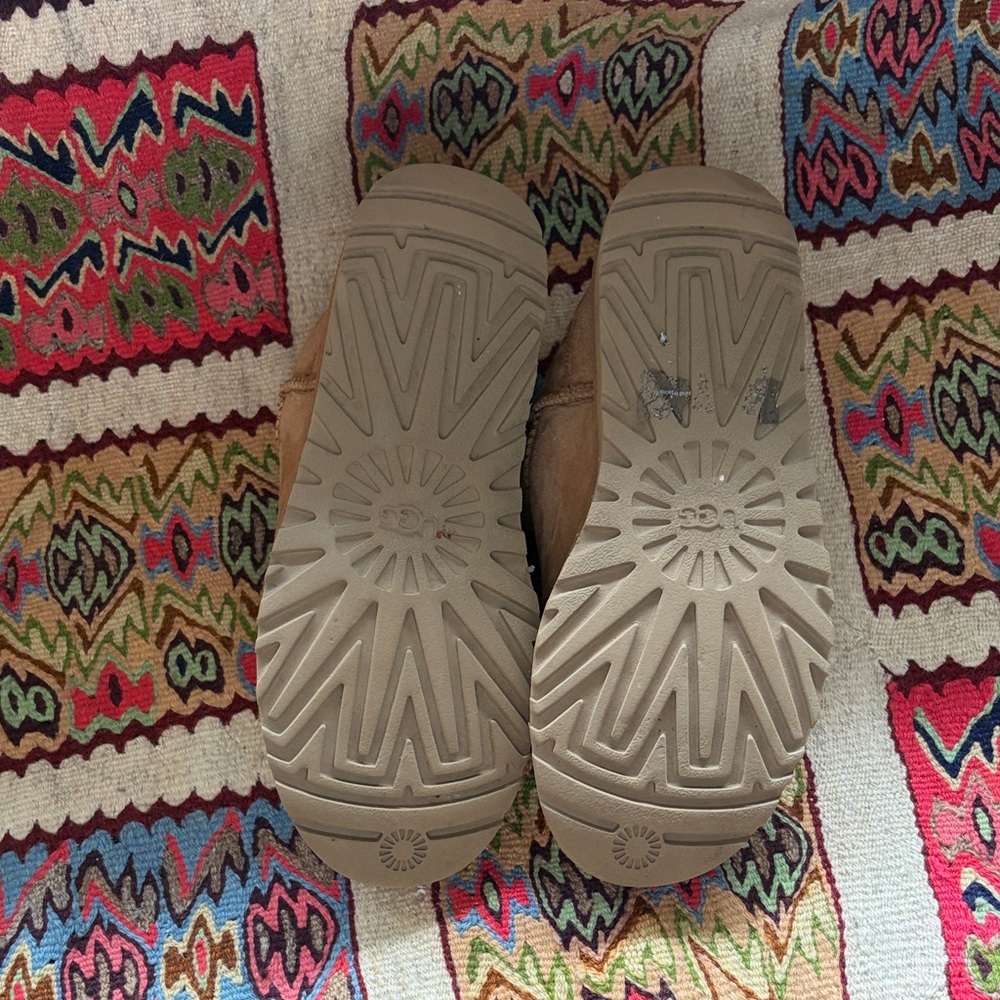 UGG Tan Boots ankle - Picture 5 of 5